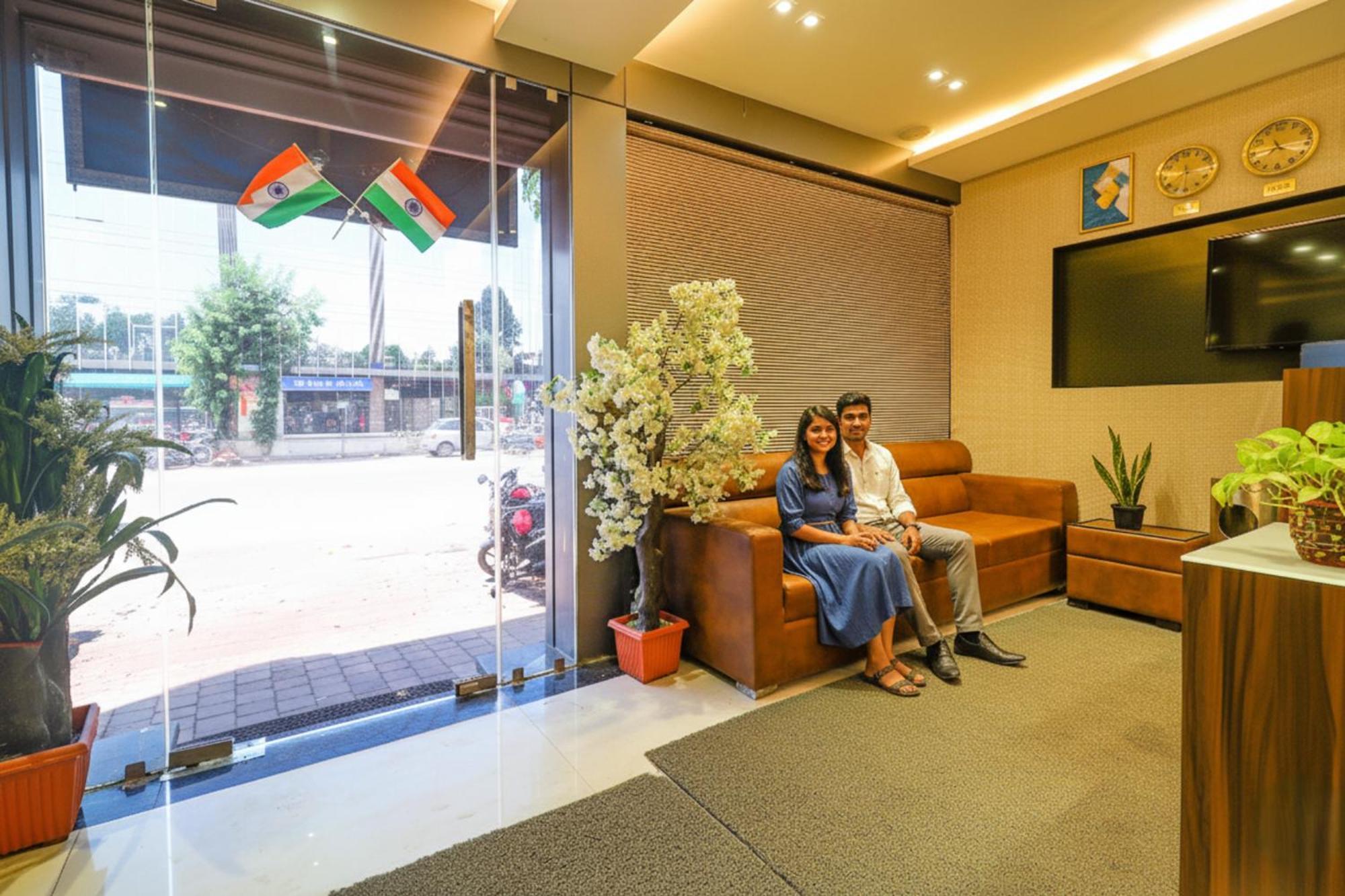 Fabhotel Grand Heritage - Nr Bkc — Photos 1